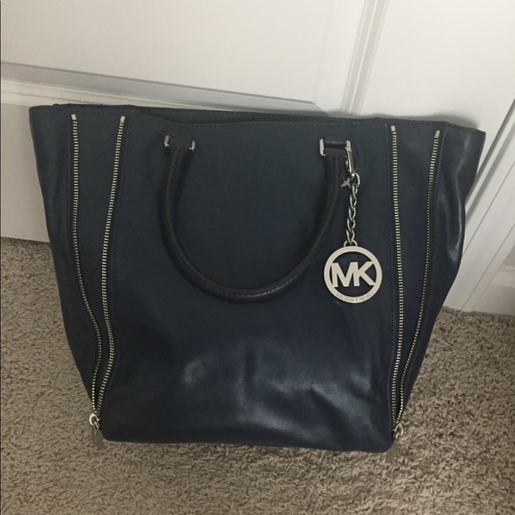 NWT Michael kors Newman Large Leather Tote Navy - Picture 2 of 9
